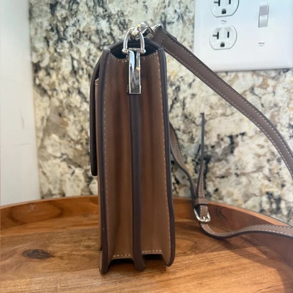 EUC Melie Bianco Tan Crossbody Cellphone Gorgeous Leather - Picture 2 of 6